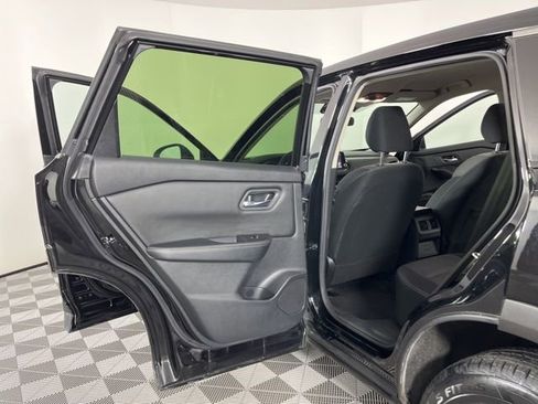 Used 2024 Nissan Rogue SV image 38