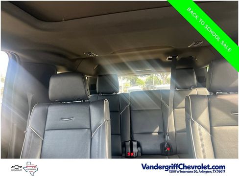 Used 2021 Cadillac Escalade ESV Premium Luxury AWD/4WD image 19