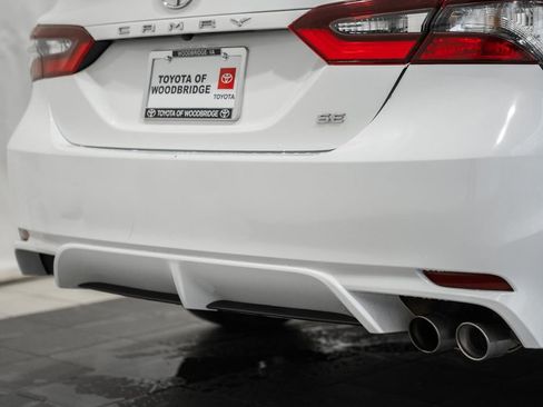 Used 2024 Toyota Camry SE image 8