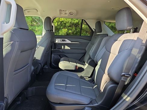 Used 2026 Ford Explorer Active AWD/4WD image 10