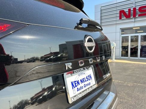 Used 2023 Nissan Rogue SL image 9
