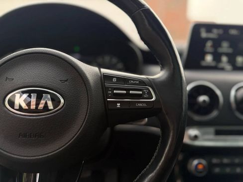 Used 2018 Kia Stinger Premium AWD/4WD image 33