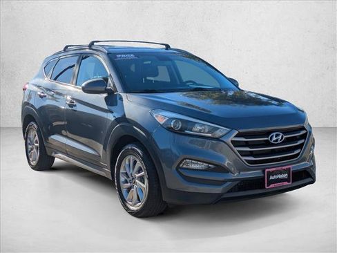 Used 2017 Hyundai Tucson SE image 3