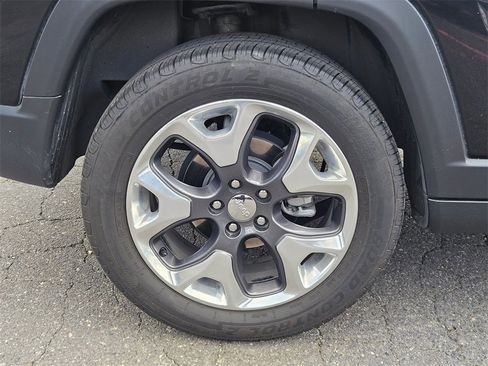 Certified 2018 Jeep Compass Limited image 9