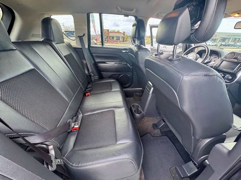 Used 2014 Jeep Compass Latitude image 31