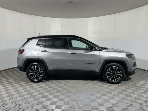 Used 2023 Jeep Compass Limited AWD/4WD image 9