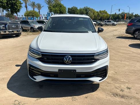 Used 2024 Volkswagen Tiguan SE R-Line FWD image 2