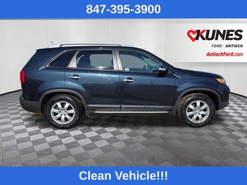 Used 2013 Kia Sorento LX w/ Convenience Pkg image 8