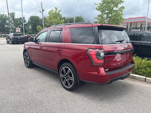 Used 2019 Ford Expedition Limited w/ Equipment Group 303A AWD/4WD image 2