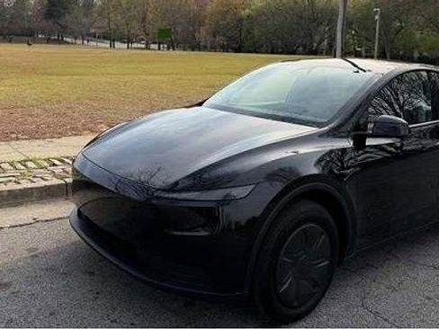 Used 2026 Tesla Model Y 2WD image 6