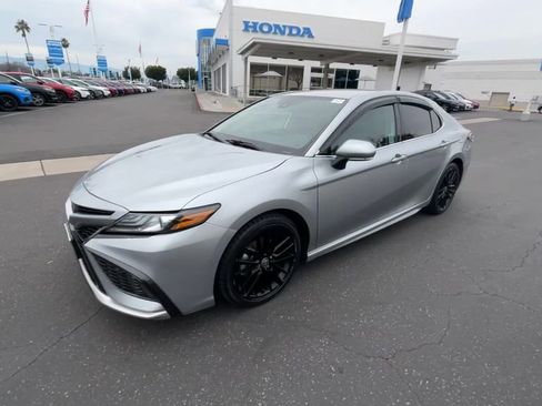 Used 2023 Toyota Camry XSE image 4