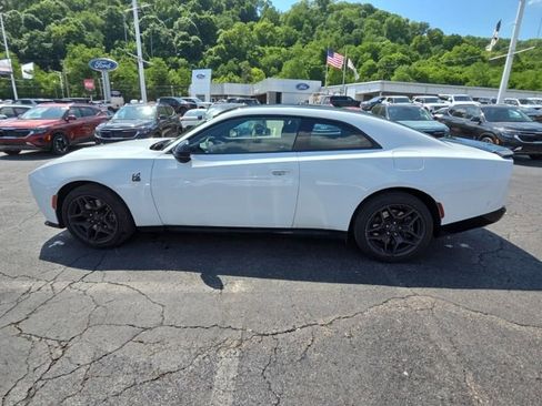 Used 2026 Dodge Charger Scat Pack w/ Blacktop Package AWD/4WD image 4
