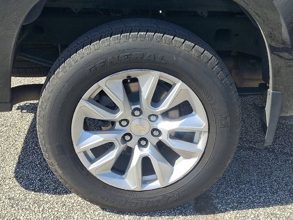 Certified 2023 Chevrolet Silverado 1500 Custom w/ LPO, Dark Essentials Package AWD/4WD image 9