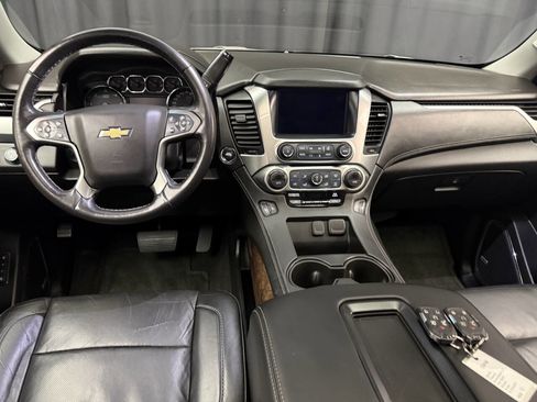 Used 2018 Chevrolet Suburban LT image 14