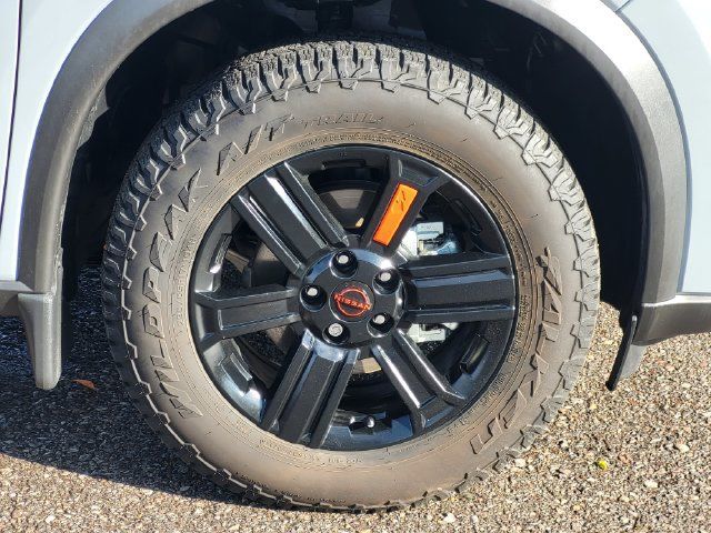 Used 2025 Nissan Rogue SV AWD/4WD image 6