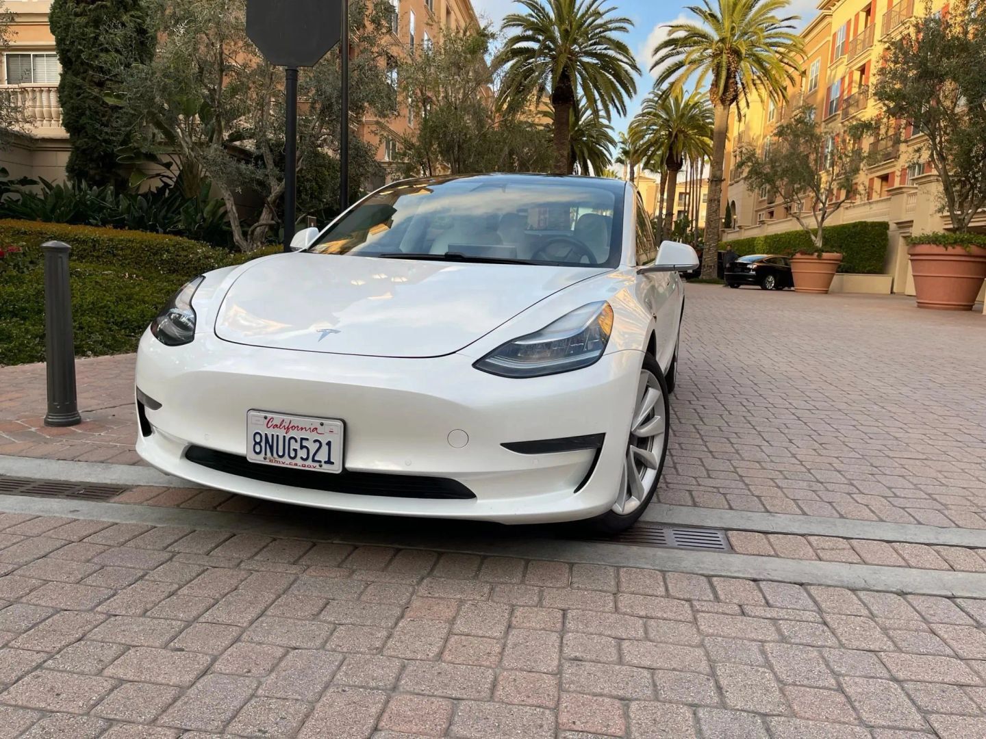 Used 2019 Tesla Model 3 Long Range RWD image 2