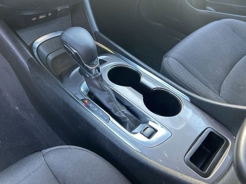 Used 2022 Chevrolet Malibu LT image 26