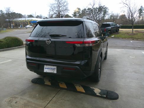 Used 2022 Nissan Pathfinder SL w/ SL Black Package image 12