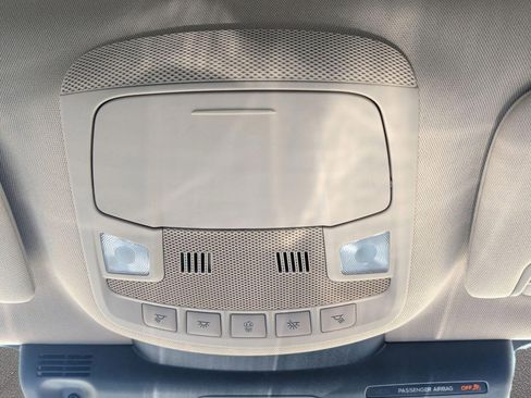 Used 2022 Lincoln Nautilus FWD w/ Premium Package image 22