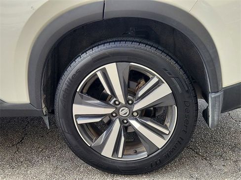 Used 2021 Nissan Rogue SL image 32