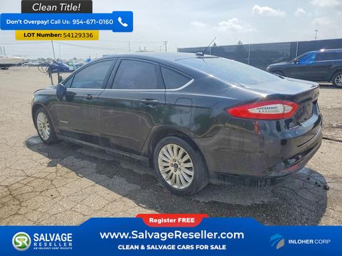 Used 2014 Ford Fusion SE FWD image 3