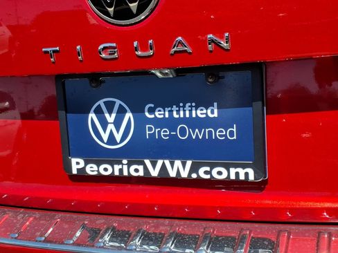 Certified 2024 Volkswagen Tiguan SE image 16