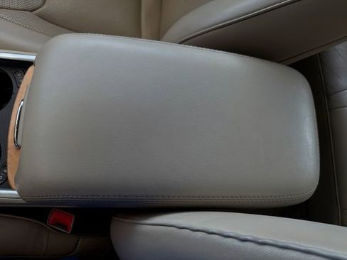 Used 2013 Chrysler 300 C RWD image 30