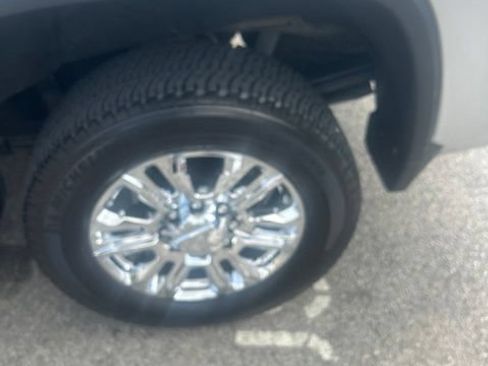 Used 2020 Chevrolet Silverado 2500 LTZ AWD/4WD image 5
