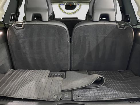 Used 2018 Volvo XC90 T6 Momentum w/ Convenience Package image 29