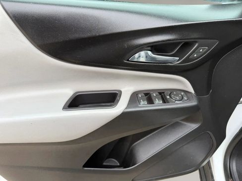 Used 2018 Chevrolet Equinox LS image 10