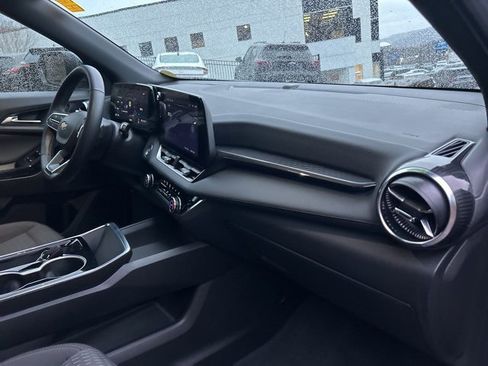 Used 2025 Chevrolet Equinox LT image 9