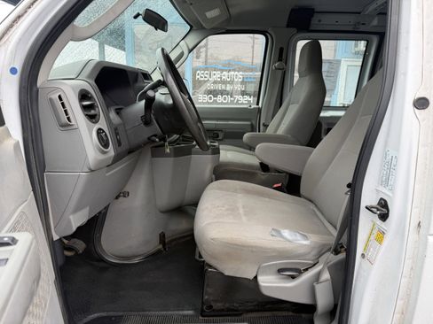 Used 2014 Ford E-250 and Econoline 250 w/ Power Group image 11