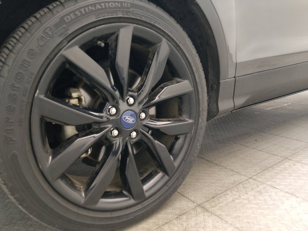 Used 2017 Ford Escape SE w/ SE Sport Appearance Package FWD image 31