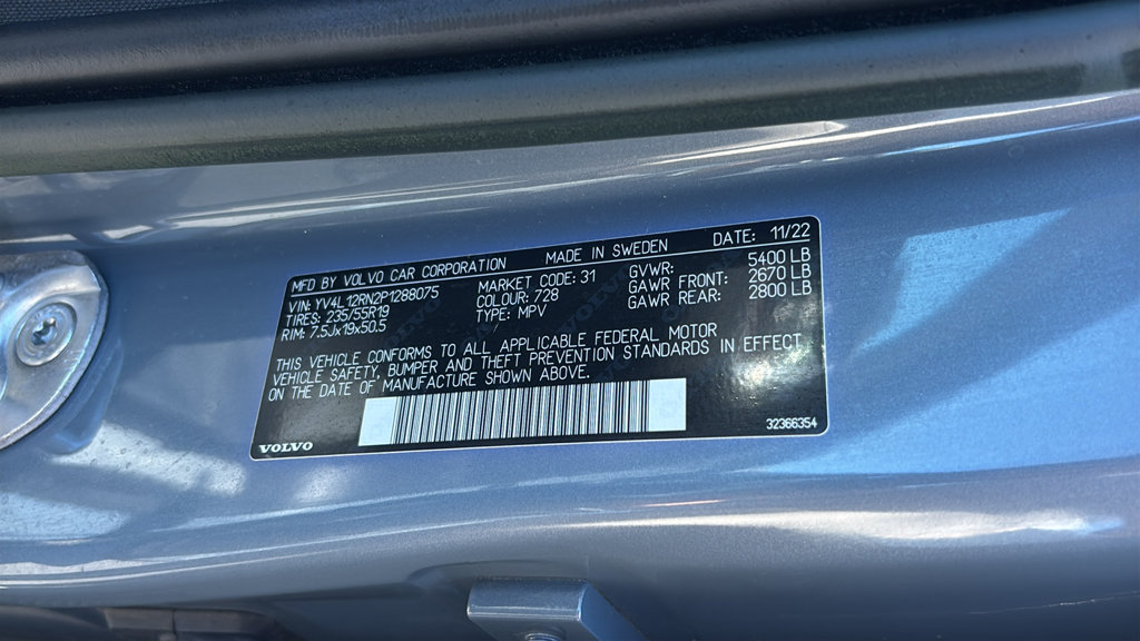 Used 2023 Volvo XC60 B5 Plus AWD/4WD image 33