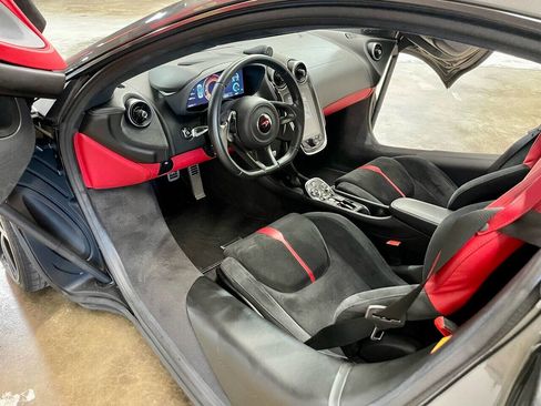 Used 2017 McLaren 570S image 11