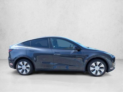 Used 2024 Tesla Model Y Long Range AWD/4WD image 4