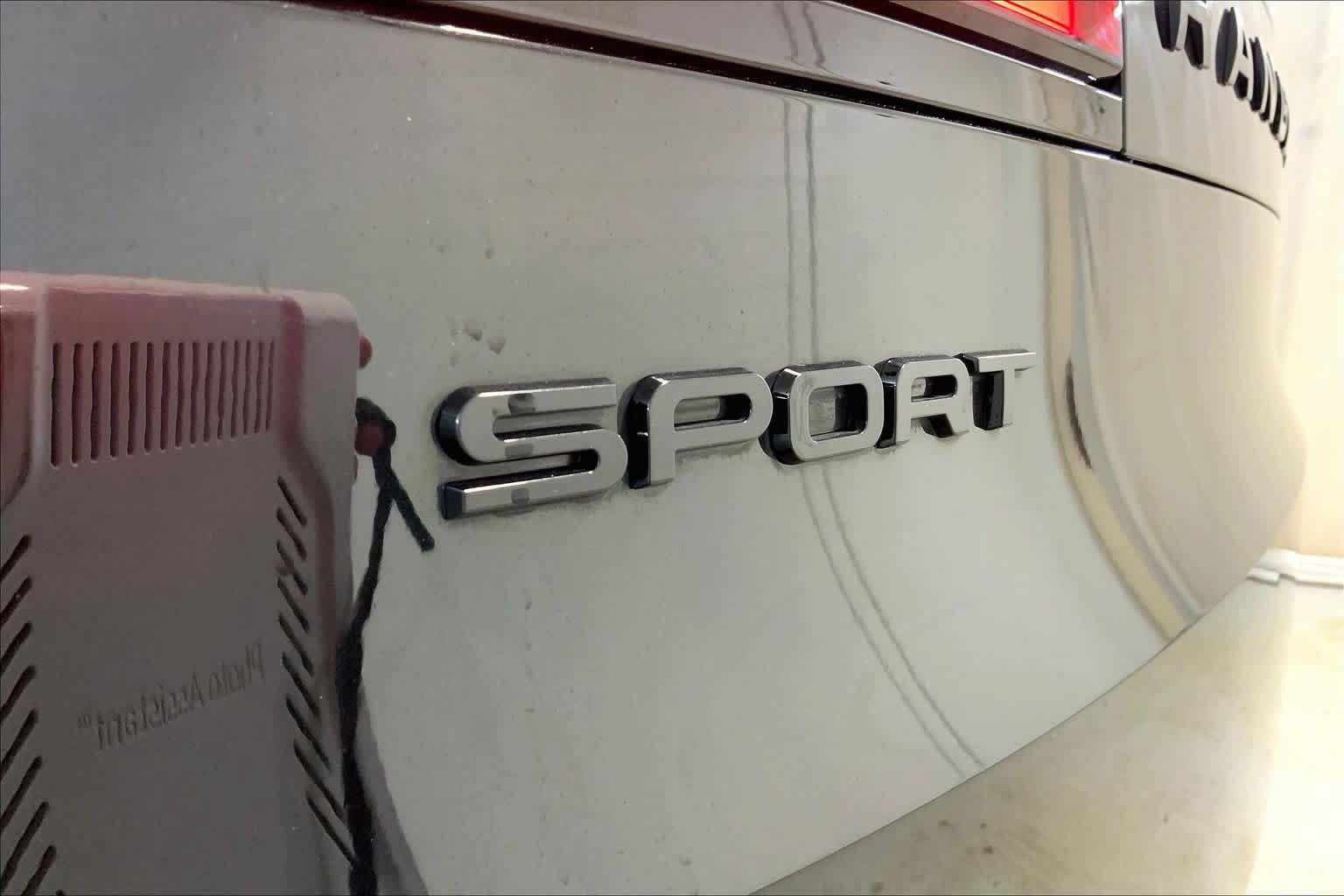 Used 2025 Land Rover Range Rover Sport Autobiography AWD/4WD image 9