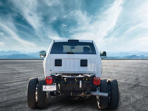 New 2024 RAM 5500 Tradesman image 3