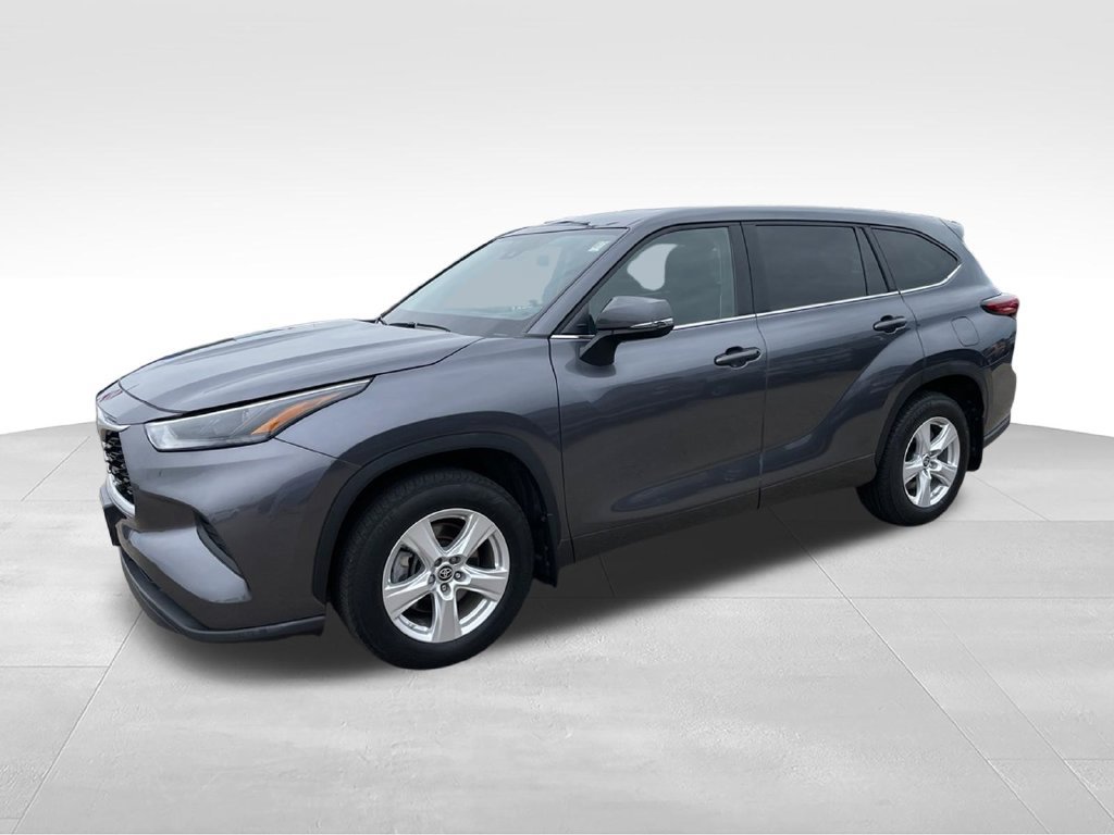 Used 2023 Toyota Highlander L AWD/4WD image 5