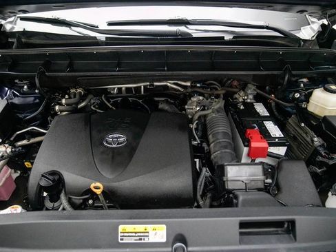 Used 2021 Toyota Highlander XSE image 10