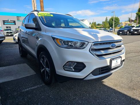 Used 2018 Ford Escape SEL w/ Canadian Touring Package AWD/4WD image 6