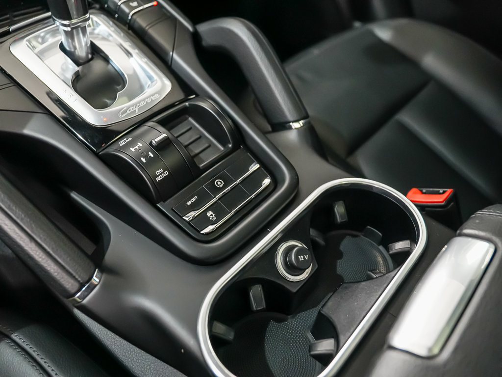 Used 2018 Porsche Cayenne AWD/4WD image 31