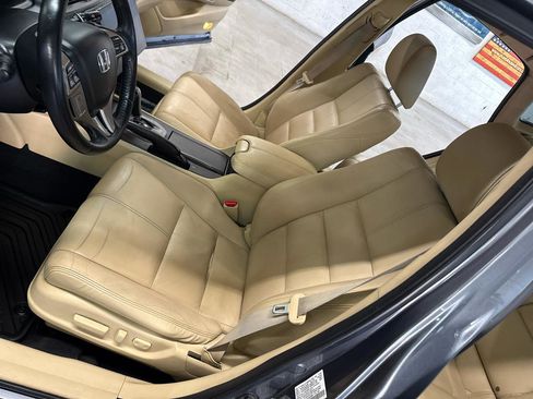 Used 2010 Honda Crosstour EX-L image 9