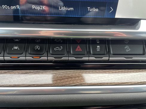 Used 2022 Chevrolet Silverado 1500 LT image 18