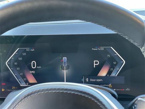 Used 2024 BMW X7 xDrive40i w/ M Sport Package image 17