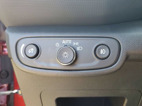 Used 2023 Chevrolet TrailBlazer RS w/ Sun and Liftgate Package FWD image 26