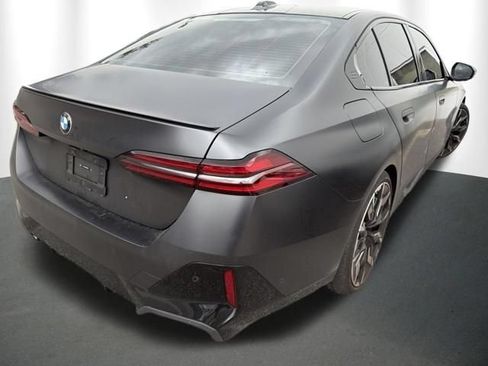 Used 2024 BMW 530i w/ Executive Package RWD image 4