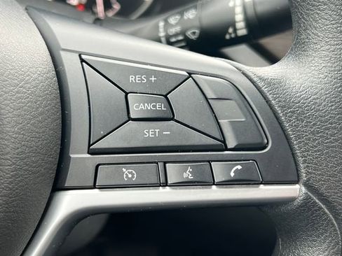 Used 2025 Nissan Altima 2.5 SV FWD image 19
