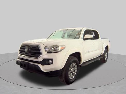Used 2018 Toyota Tacoma SR5 w/ Exterior Package AWD/4WD image 1