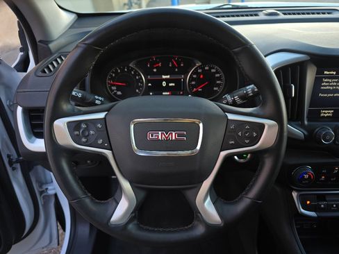 Used 2024 GMC Terrain SLT image 16
